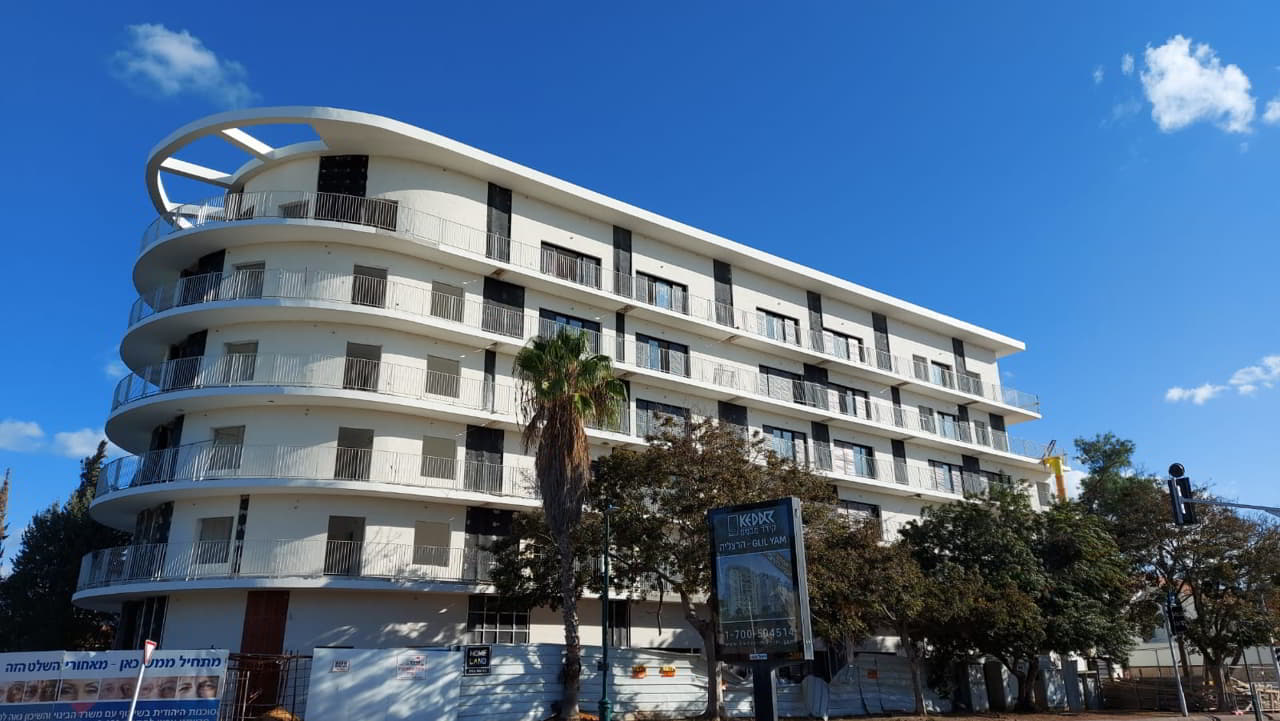 חיפוי אופק אינטגרלי בגון לבן , פרויקט דיוק מוגן "בית שירין" הרצליה, מייזליץ כסיף רויטמן אדריכלים