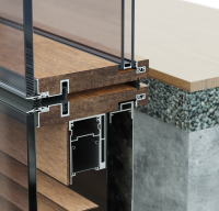 חתך טכני של מערכת קיר מסך במבוק, כולל פרופיל זיגוג כפול, פרופילי במבוק ורכיבי אלומיניום. חתך טכני של מערכת קיר מסך במבוק, כולל פרופיל זיגוג כפול, פרופילי במבוק ורכיבי אלומיניום.